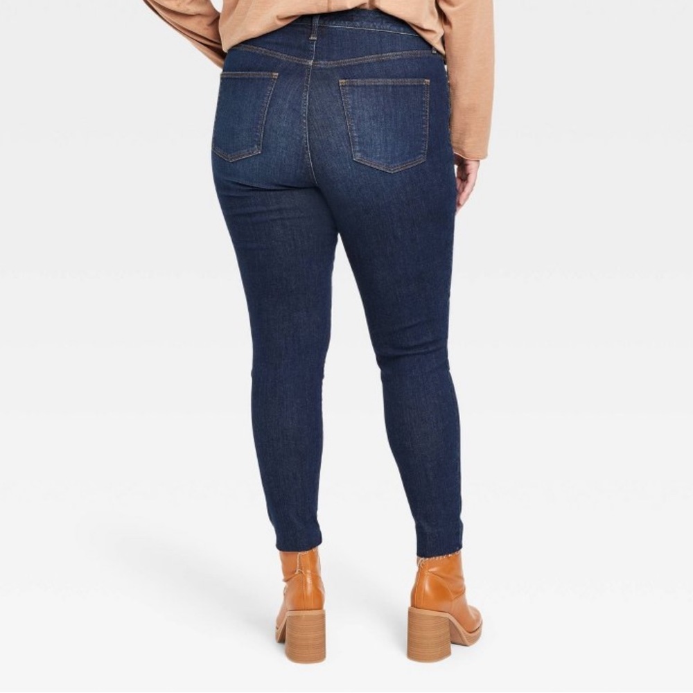Women's Plus size High-Rise Skinny Jeans - Universal Thread™ Dark Wash NWOT - Picture 2 of 3